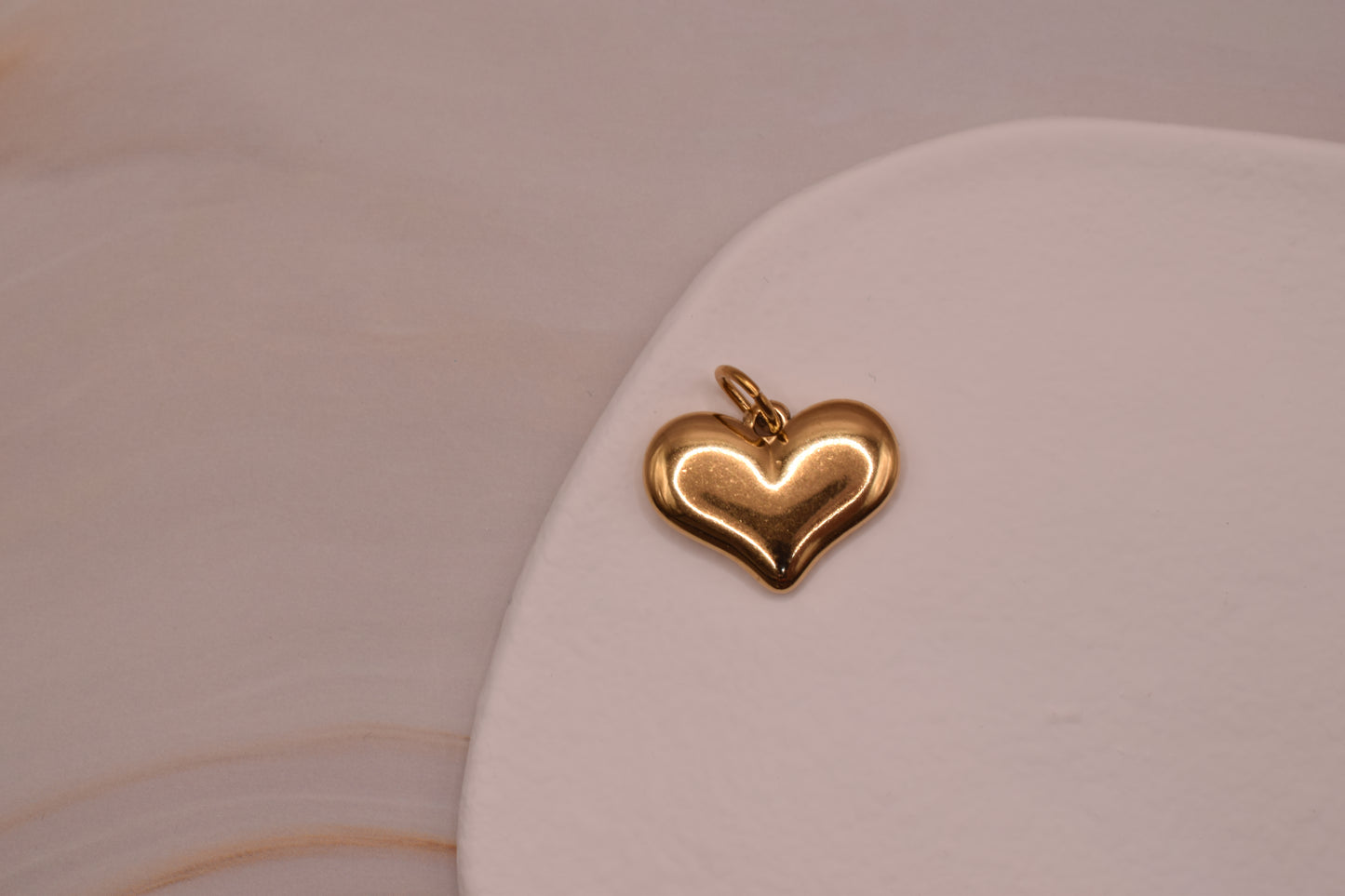 Flat Large Heart Gold