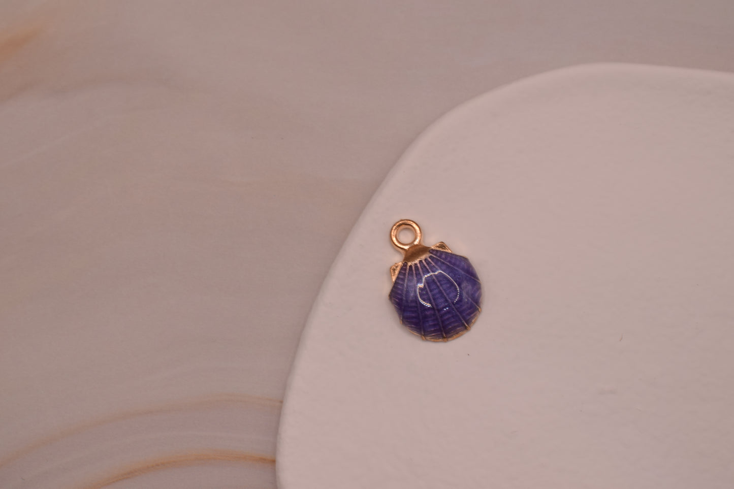 Alloy Shell Pendant