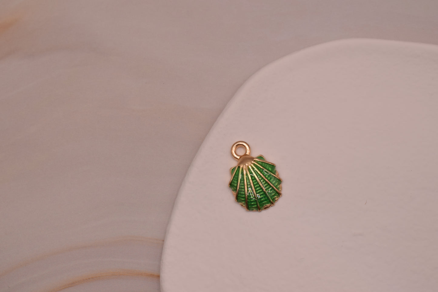 Alloy Shell Pendant