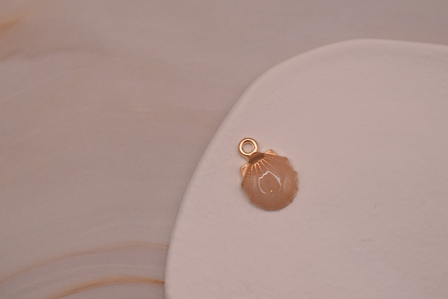 Alloy Shell Pendant