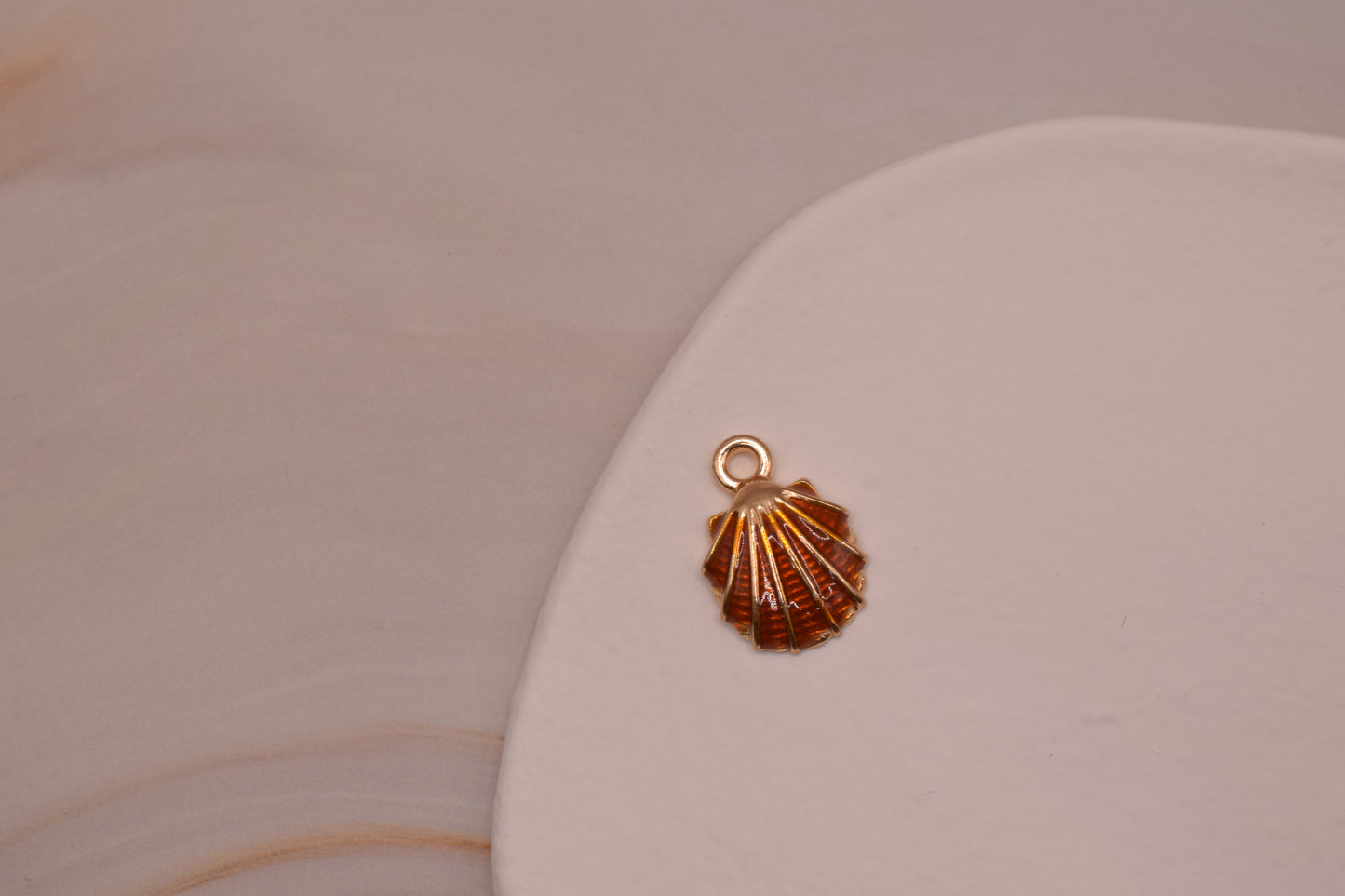 Alloy Shell Pendant
