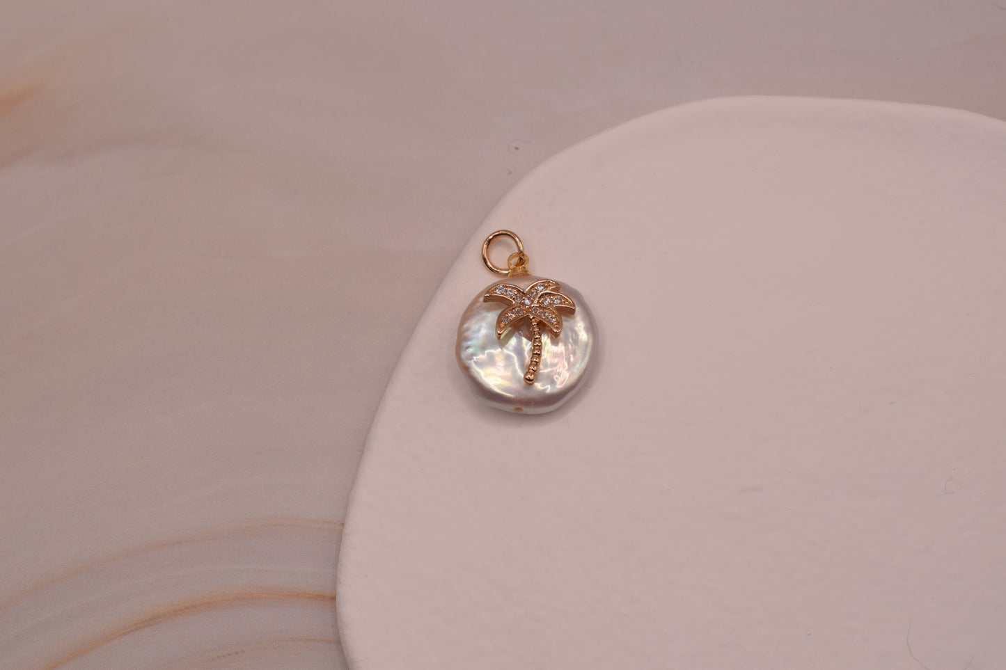 Flat Round Pearl & Palm Tree Gold
