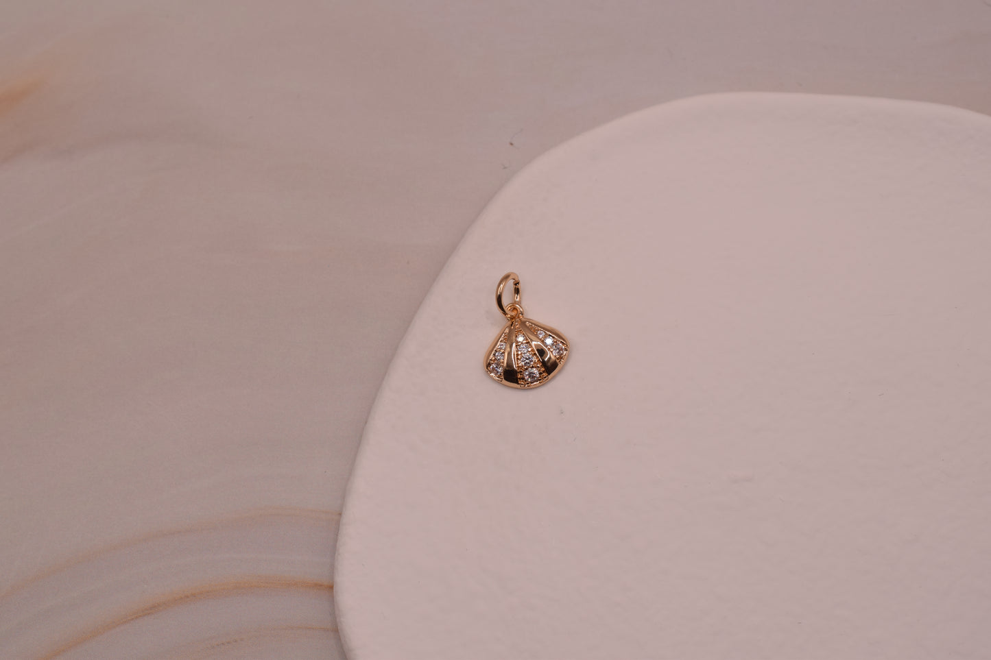 Small Sparkly Shell Gold