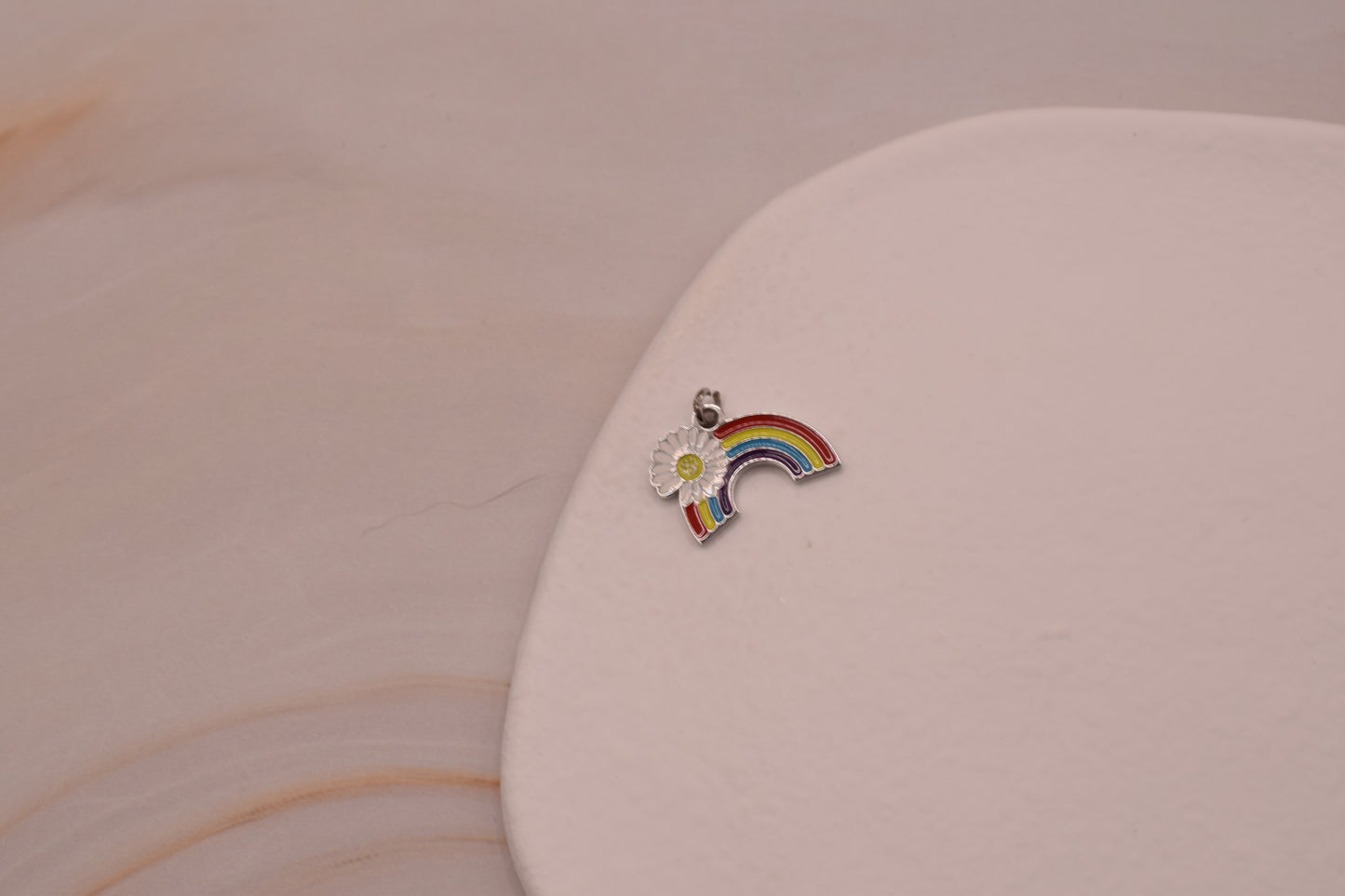 Silver Rainbow with Daisy