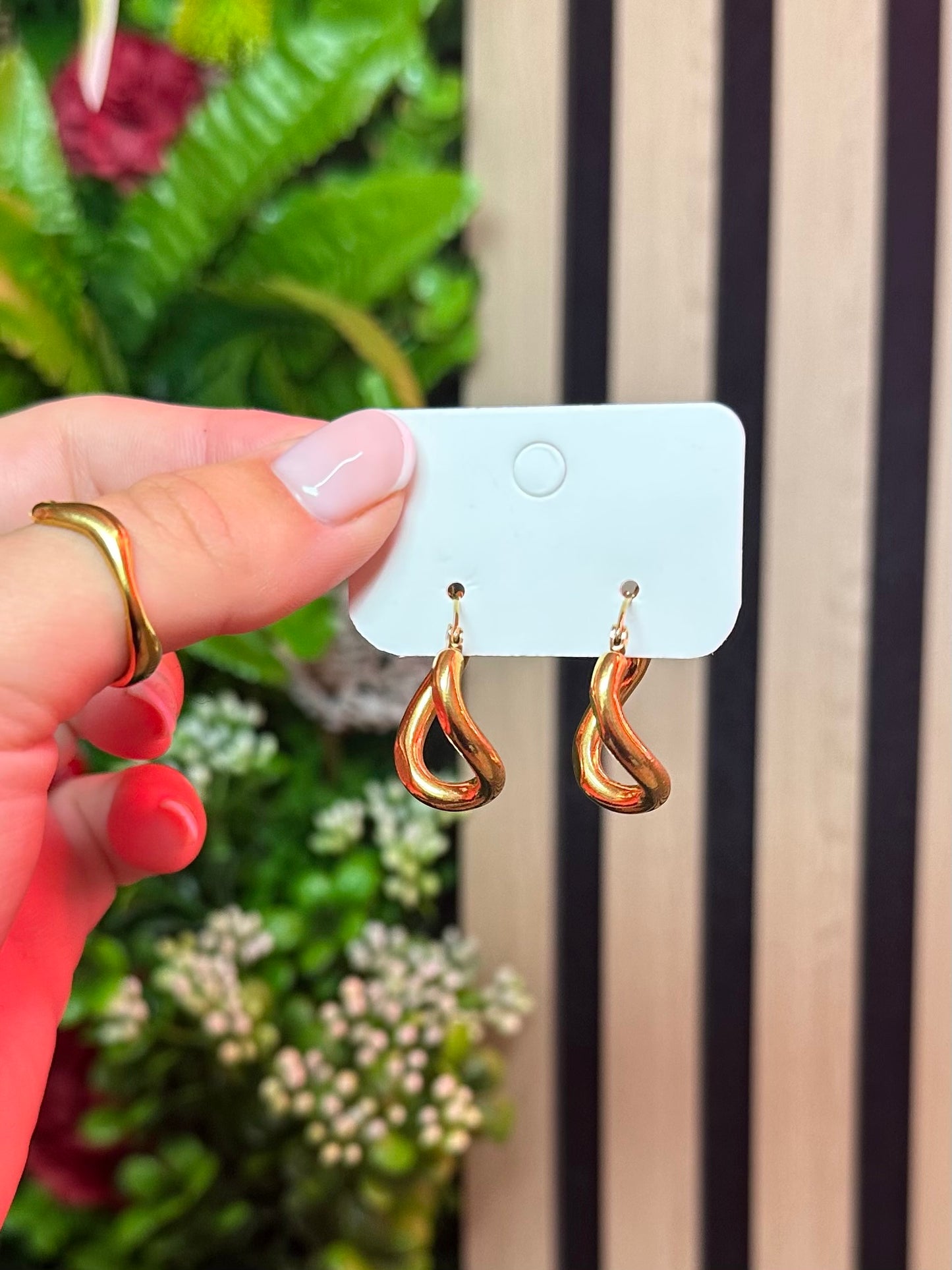 Wave Earrings Gold