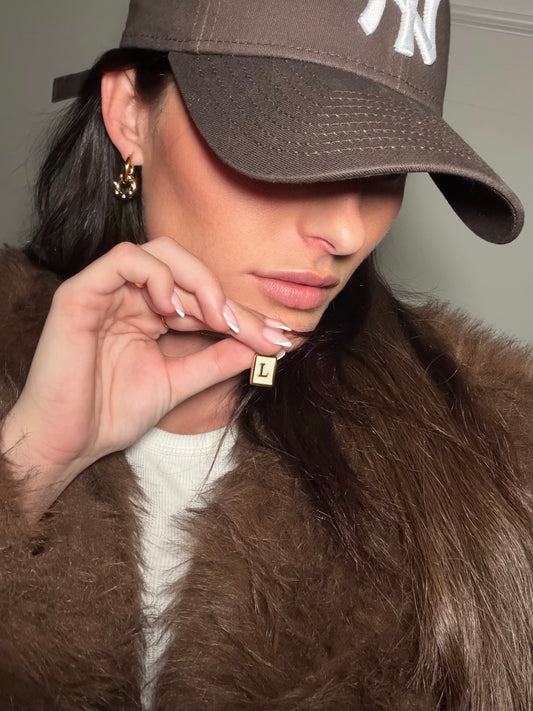 Letter Necklace Gold