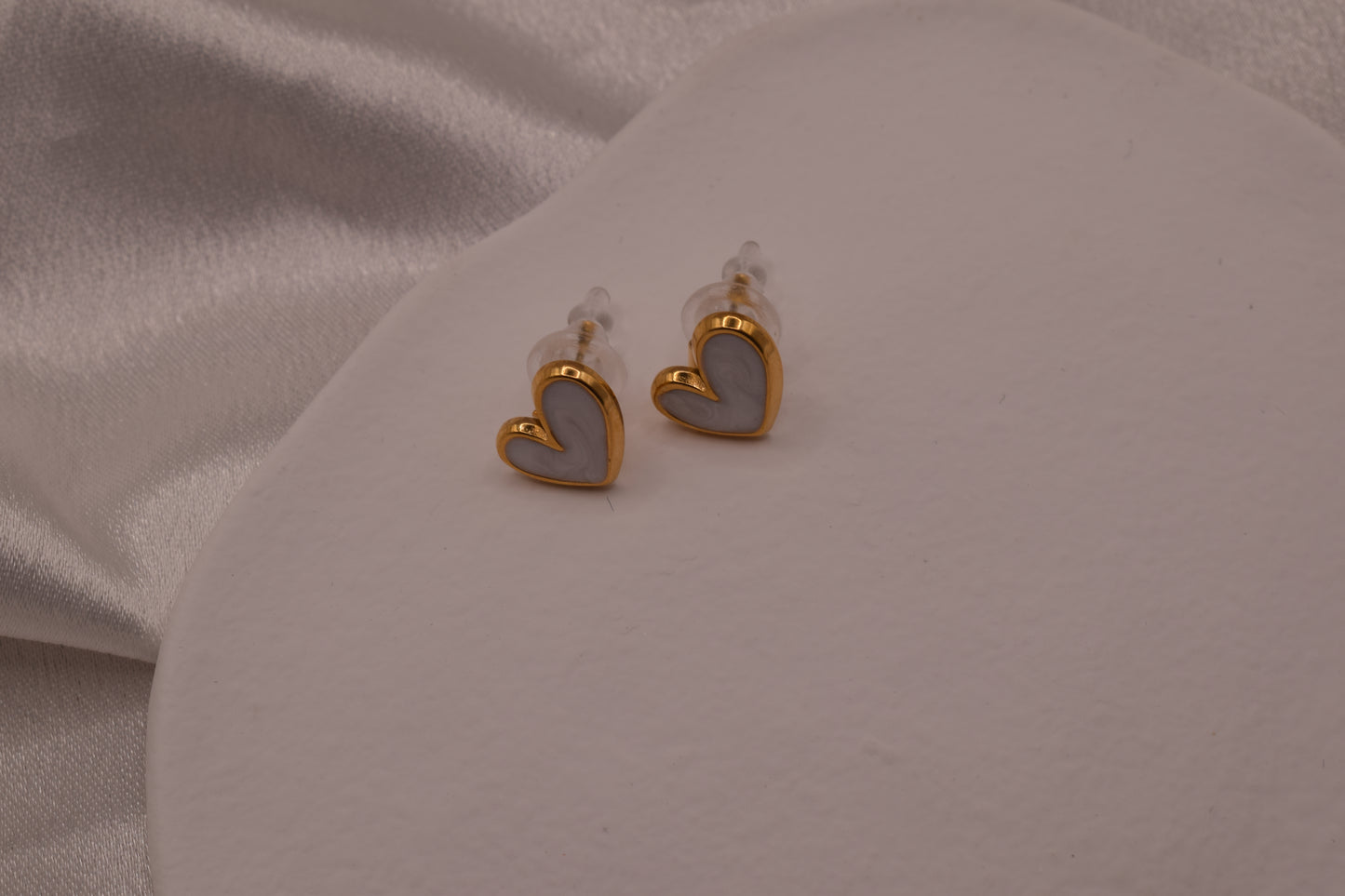 🤍 The Gold-Edged Heart Studs