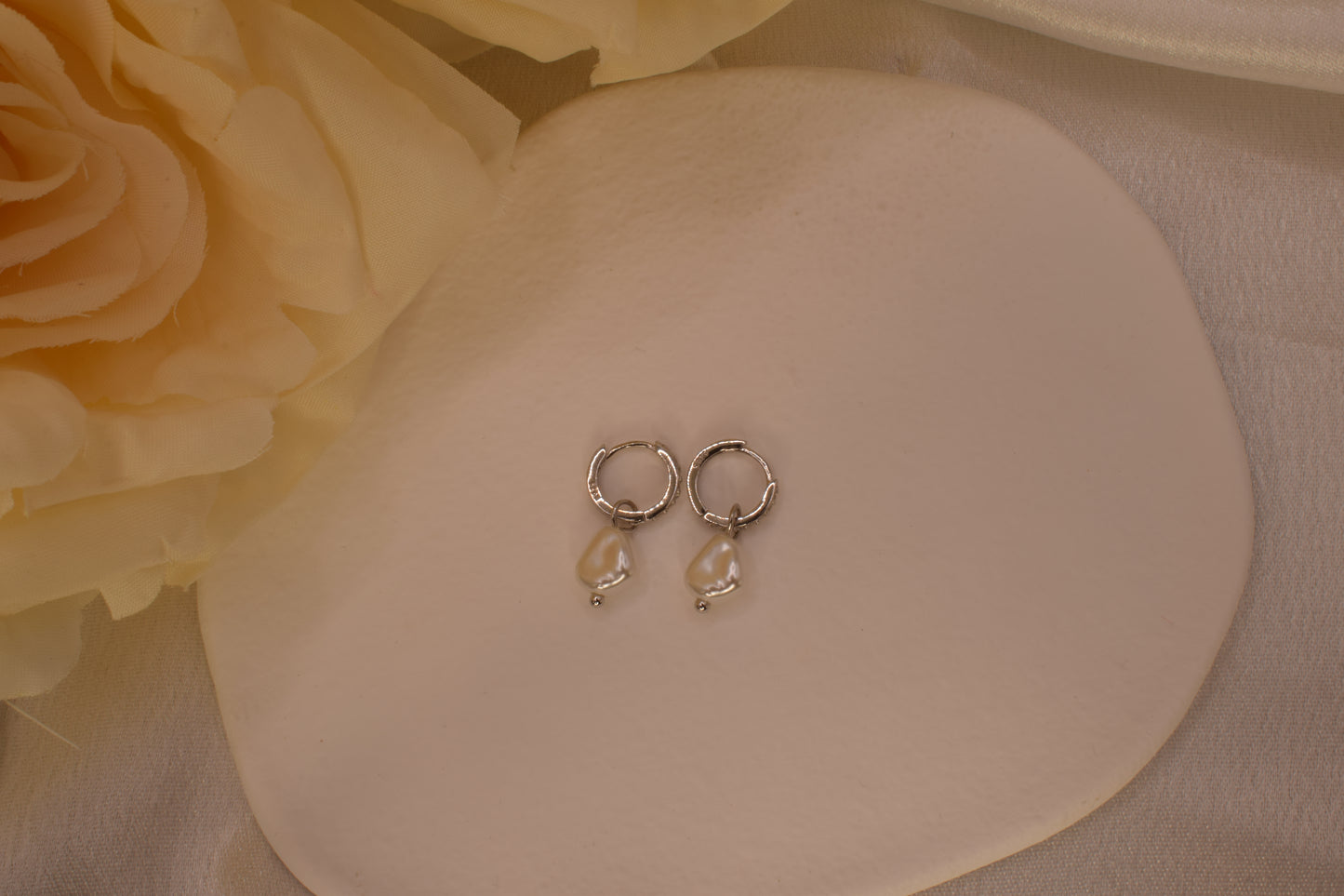Grace Pearl Drops Earring Silver